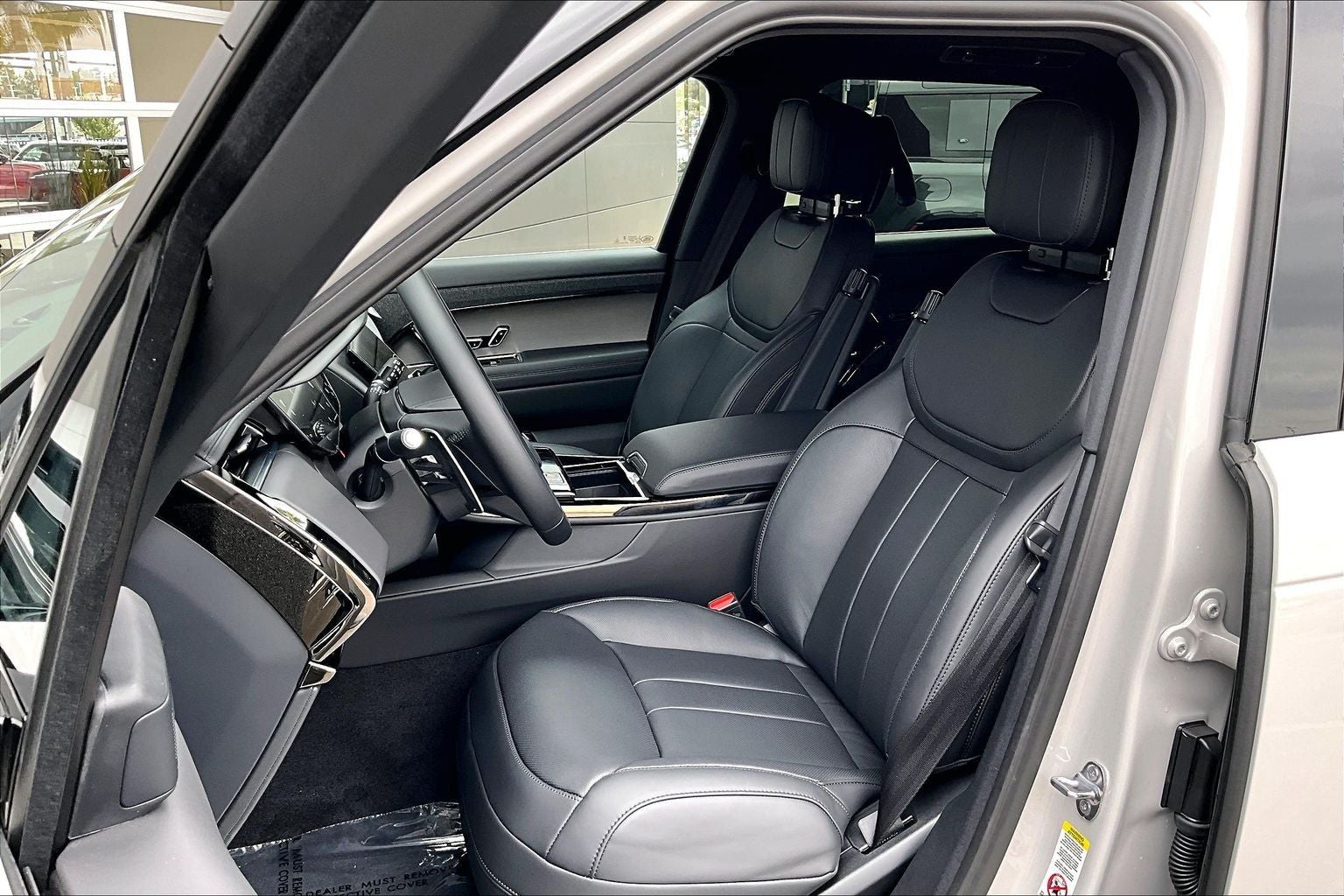 2026 Land Rover Range Rover Sport SE