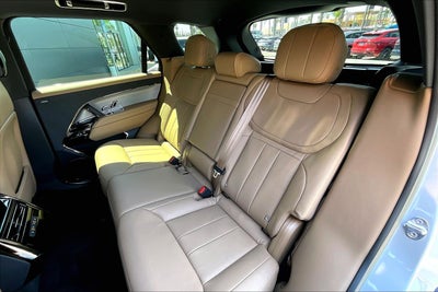 2026 Land Rover Range Rover Sport SE