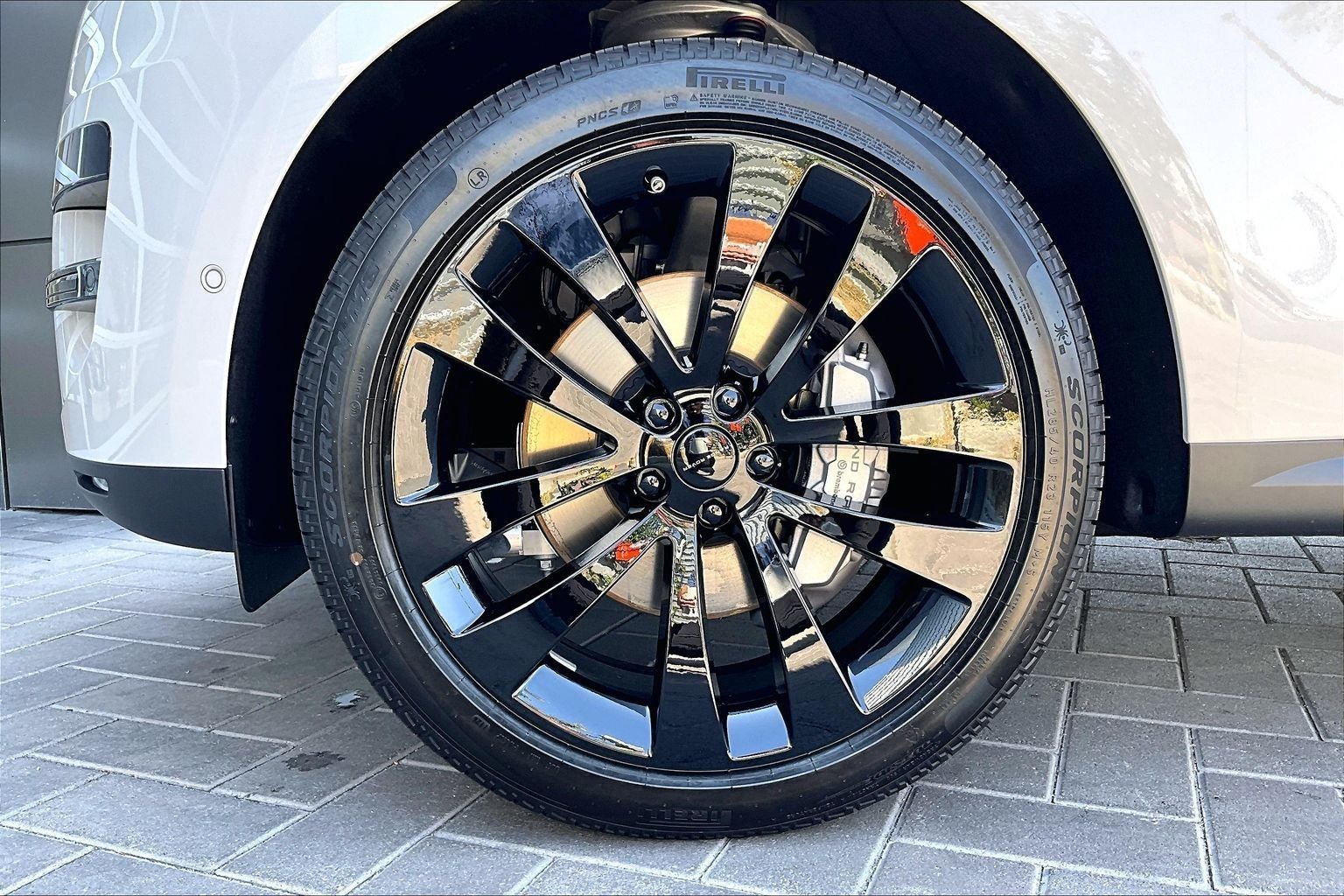 2026 Land Rover Range Rover Sport SE