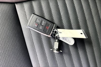 2024 Land Rover Discovery Sport SE