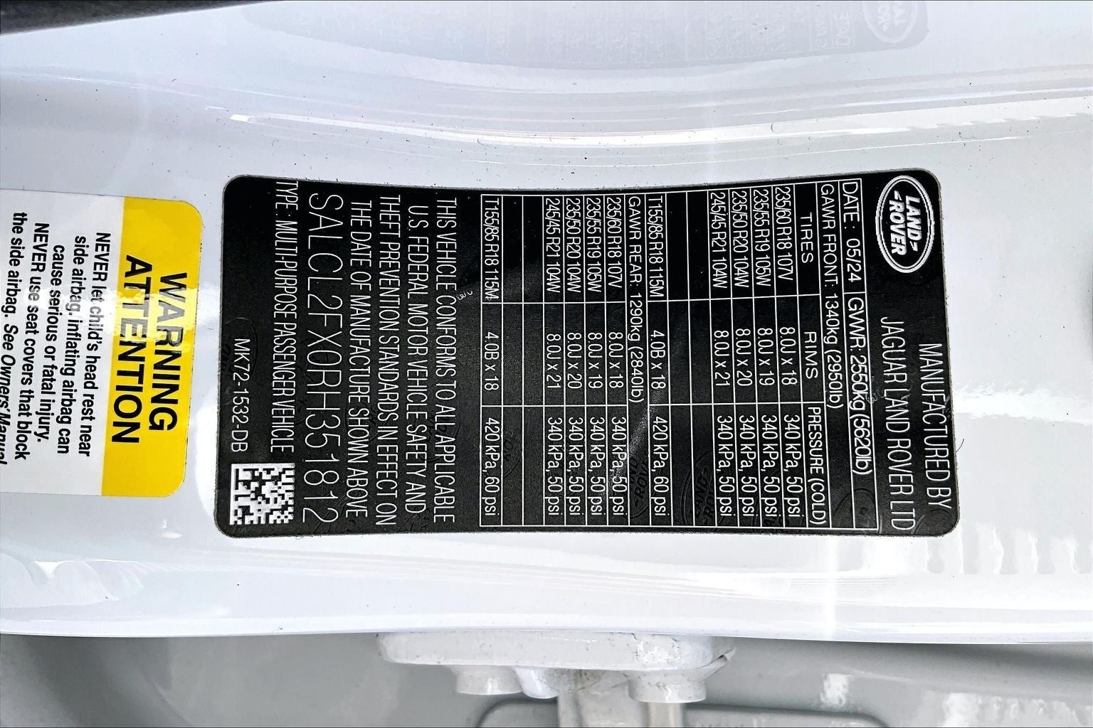 2024 Land Rover Discovery Sport SE