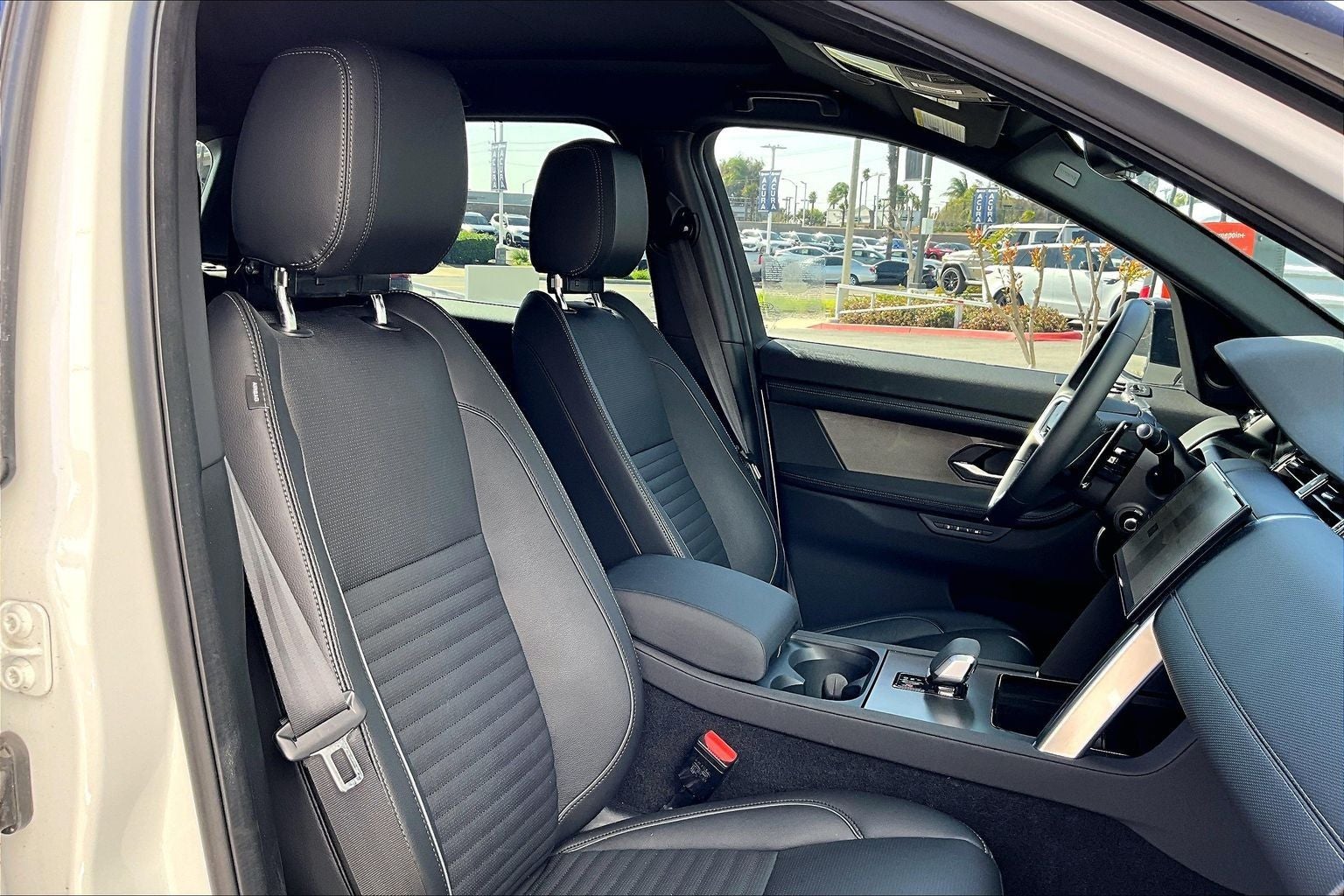 2024 Land Rover Discovery Sport SE