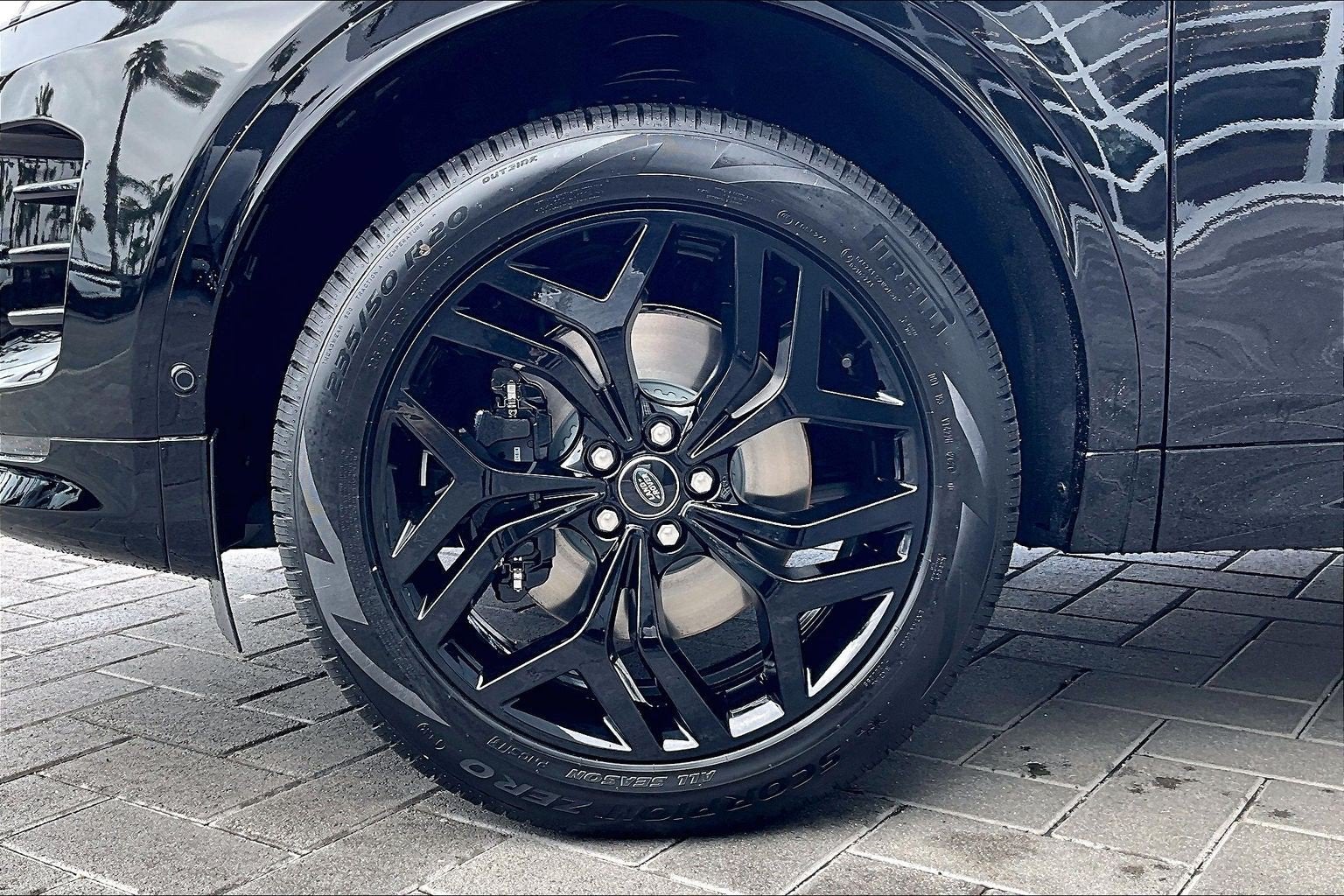 2026 Land Rover Discovery Sport Landmark