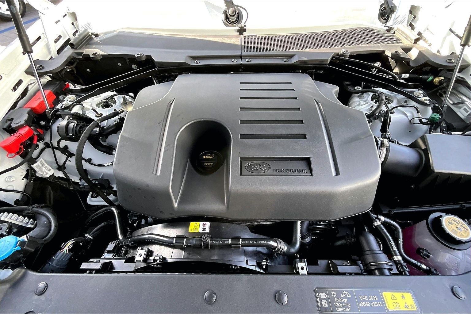 2026 Land Rover Defender 110 X-Dynamic SE