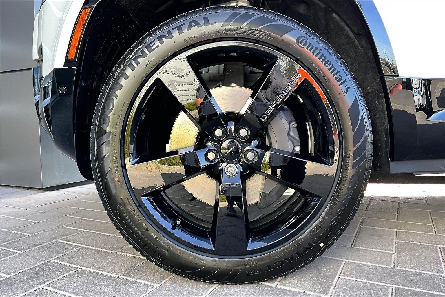 2026 Land Rover Defender 110 X-Dynamic SE