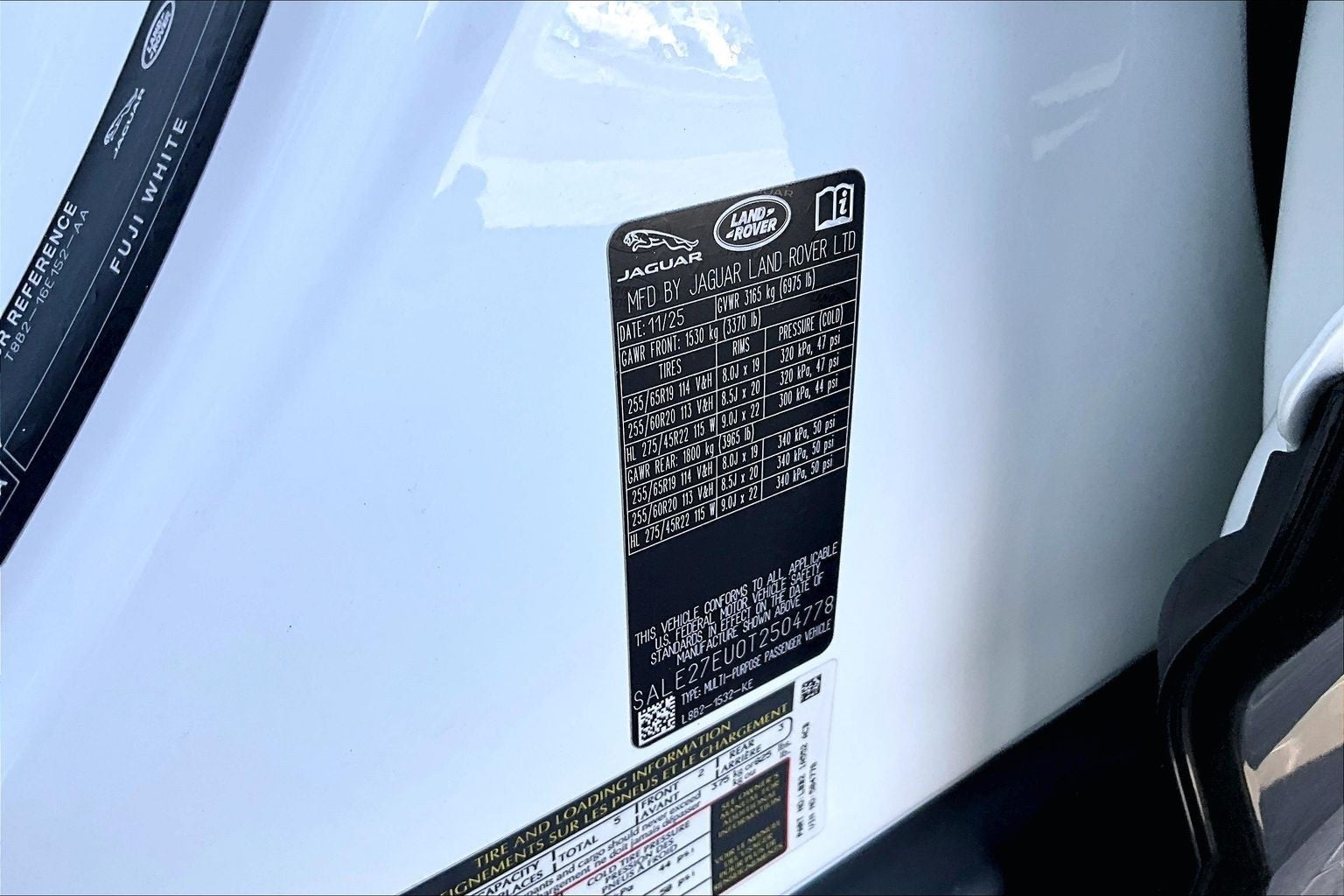 2026 Land Rover Defender 110 X-Dynamic SE