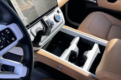 2026 Land Rover Defender 110 X-Dynamic SE