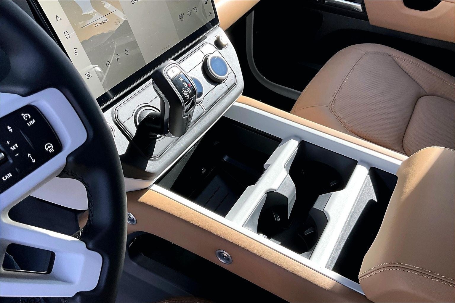 2026 Land Rover Defender 110 X-Dynamic SE