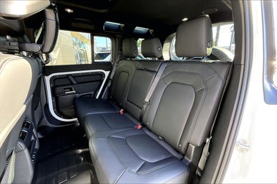 2026 Land Rover Defender 110 X-Dynamic SE