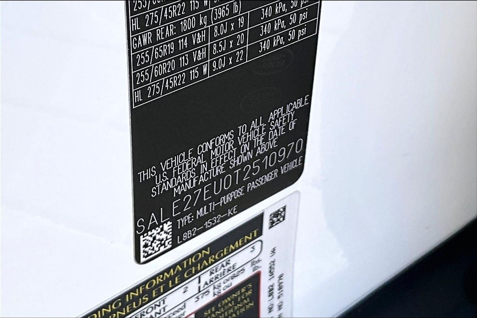 2026 Land Rover Defender 110 X-Dynamic SE