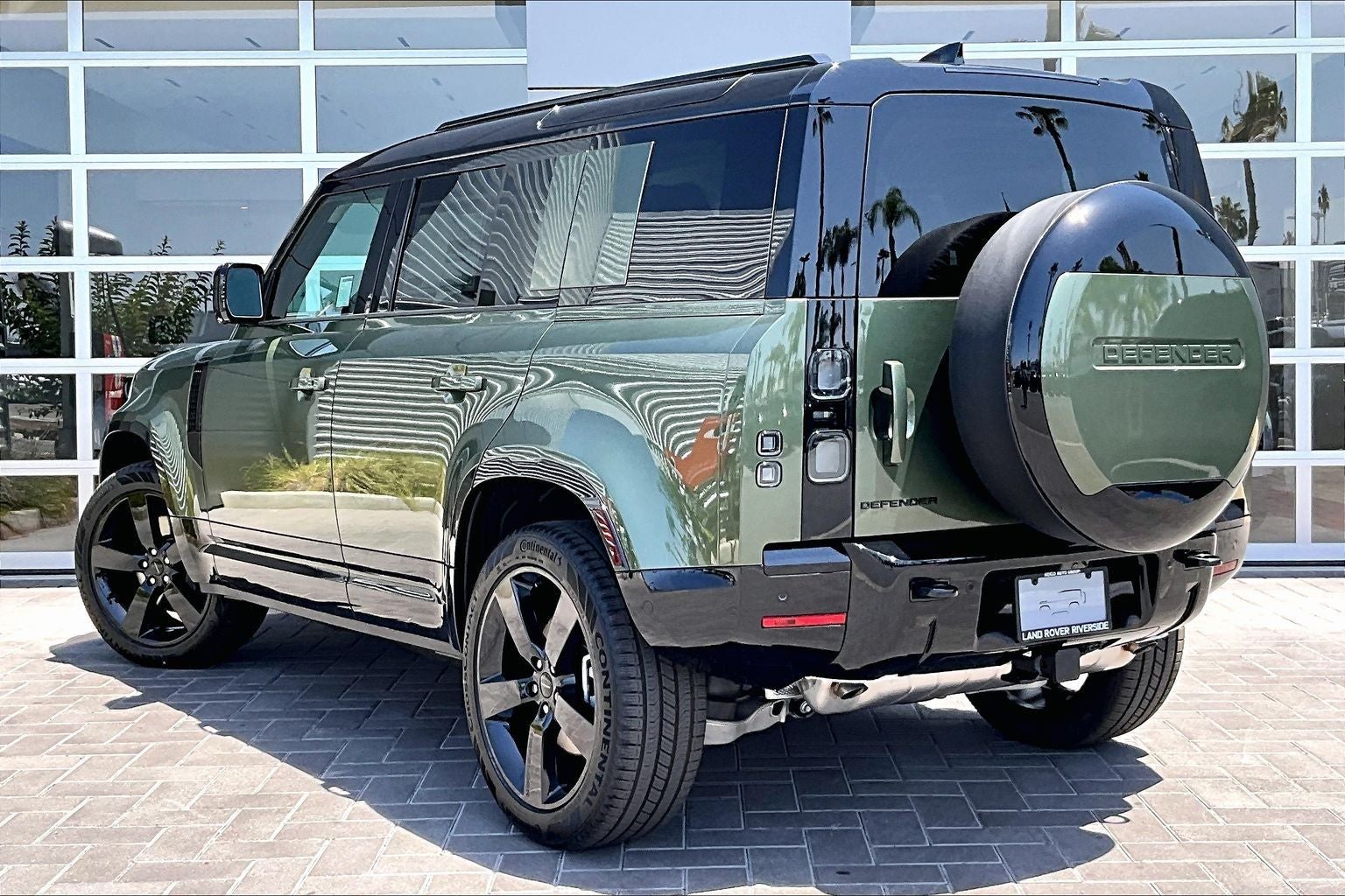 2026 Land Rover Defender 110 X-Dynamic SE