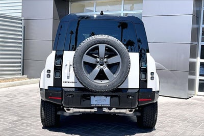 2026 Land Rover Defender 110 X-Dynamic SE