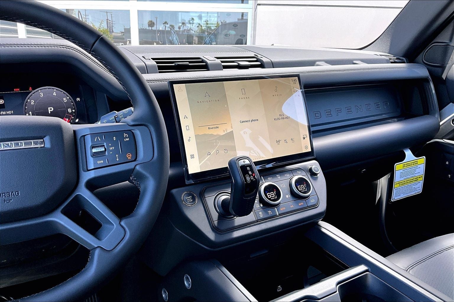 2026 Land Rover Defender 110 X-Dynamic SE