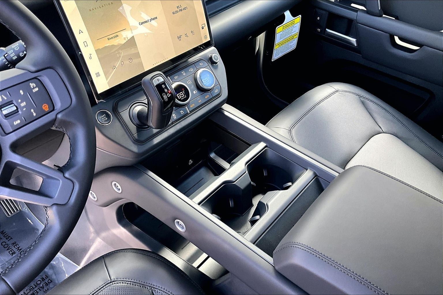 2026 Land Rover Defender 110 X-Dynamic SE