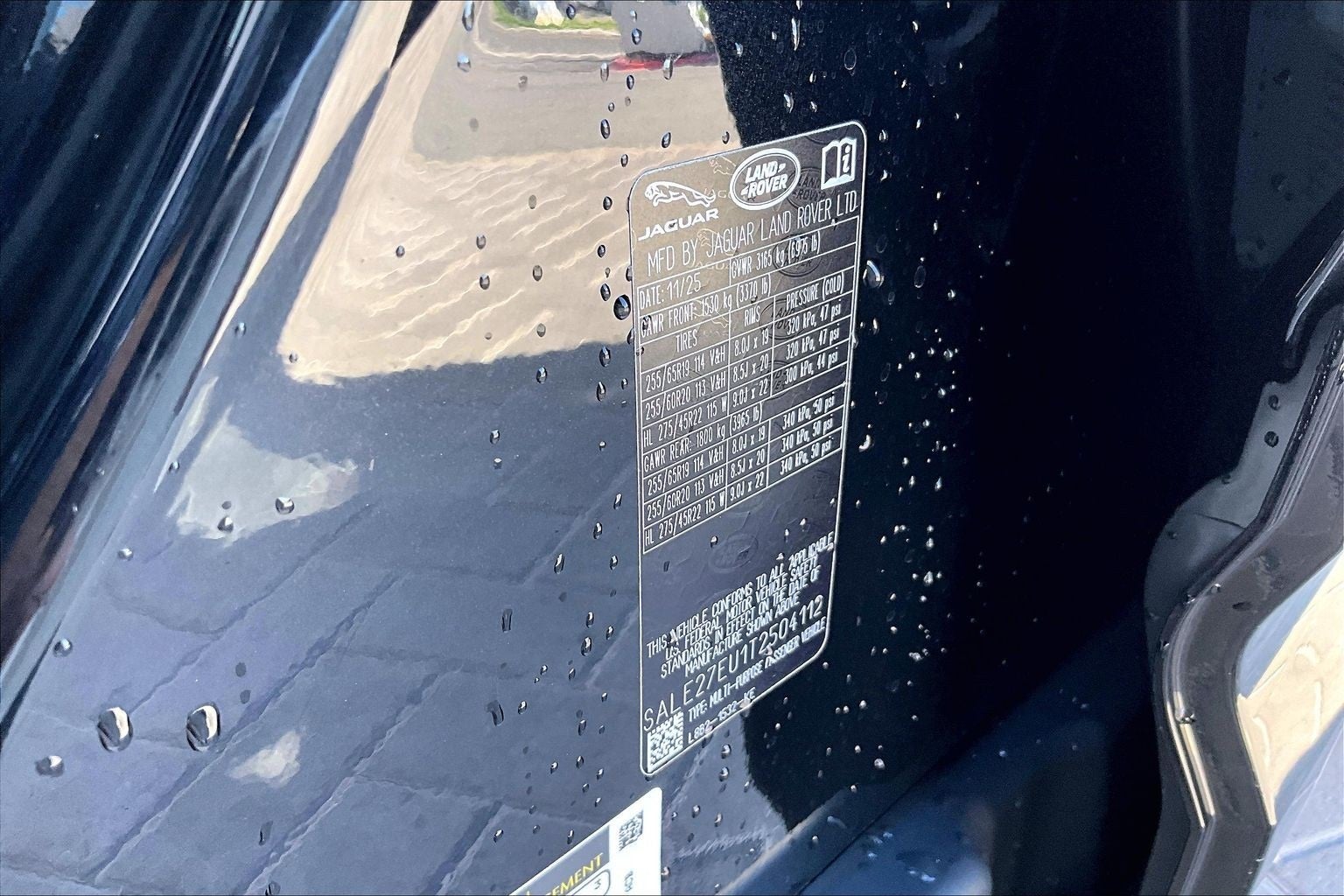 2026 Land Rover Defender 110 X-Dynamic SE