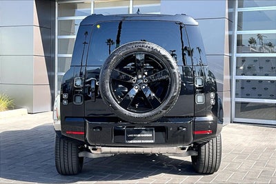 2026 Land Rover Defender 110 X-Dynamic SE