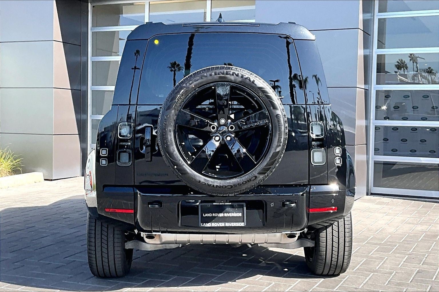 2026 Land Rover Defender 110 X-Dynamic SE