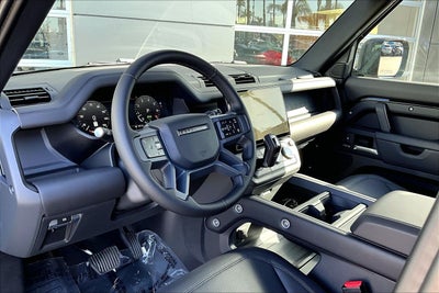 2026 Land Rover Defender 110 X-Dynamic SE