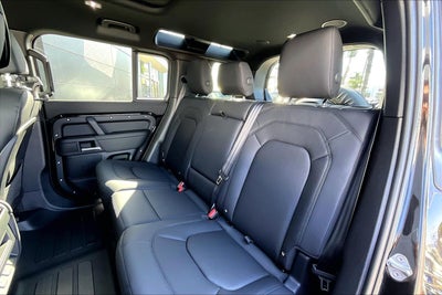 2026 Land Rover Defender 110 X-Dynamic SE