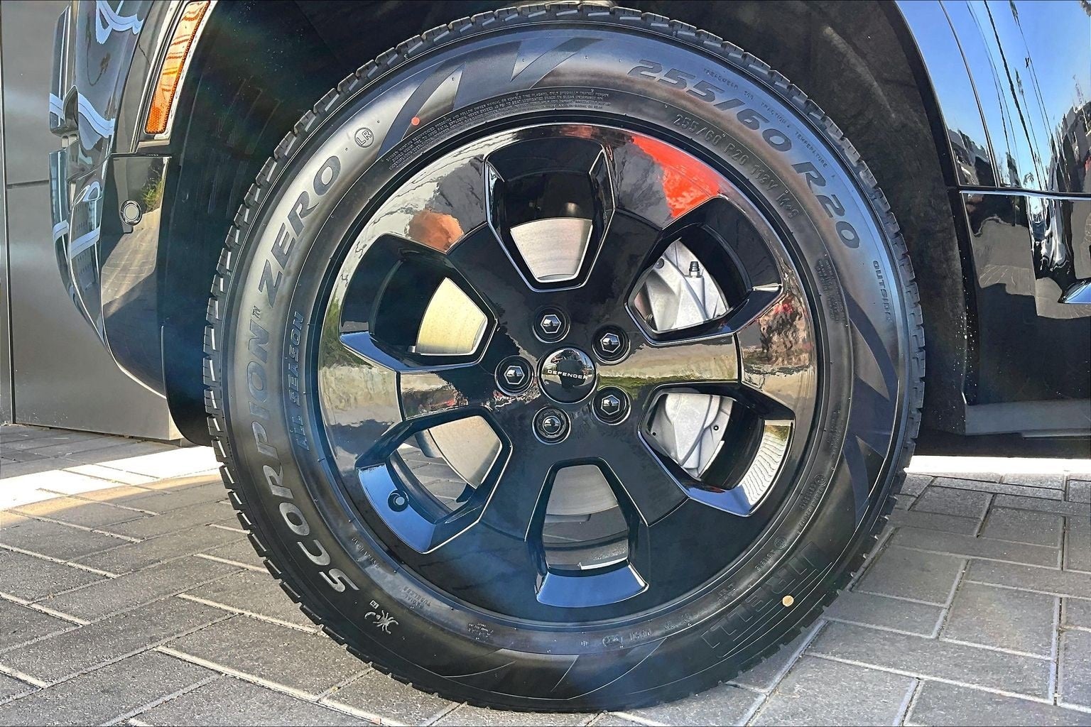 2026 Land Rover Defender 110 X-Dynamic SE