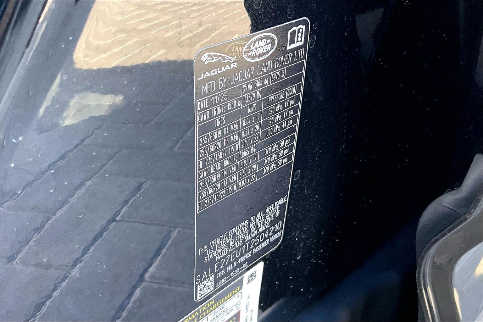 2026 Land Rover Defender 110 X-Dynamic SE