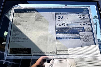 2026 Land Rover Defender 110 X-Dynamic SE