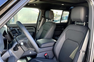 2026 Land Rover Defender 110 X-Dynamic SE