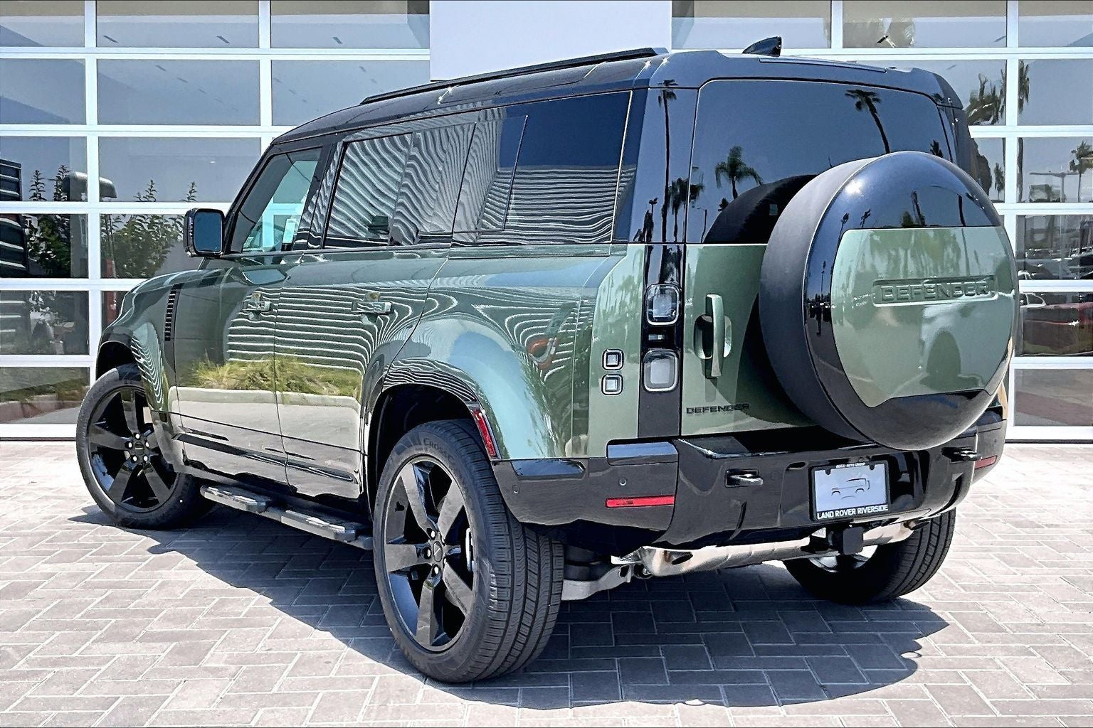 2026 Land Rover Defender 110 X-Dynamic SE