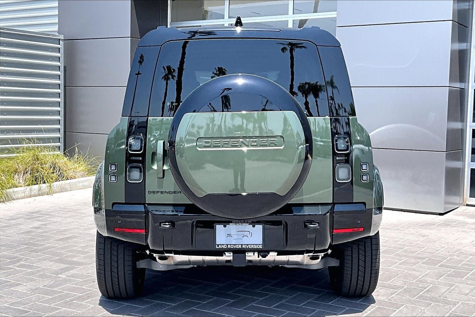 2026 Land Rover Defender 110 X-Dynamic SE