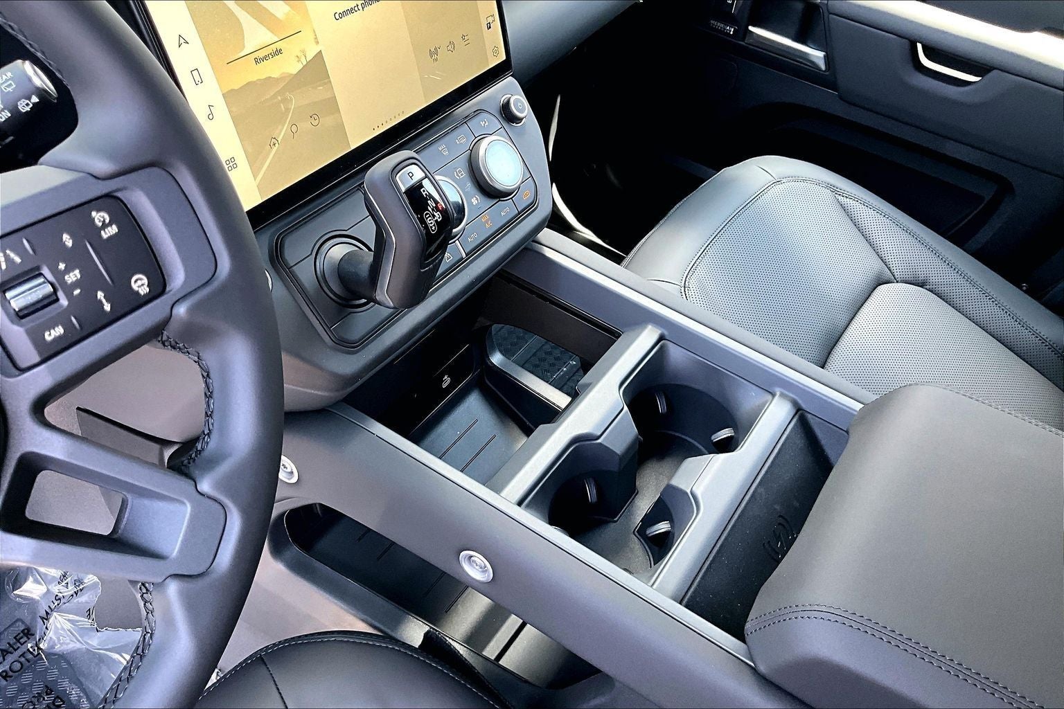 2026 Land Rover Defender 110 X-Dynamic SE