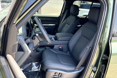 2026 Land Rover Defender 110 X-Dynamic SE