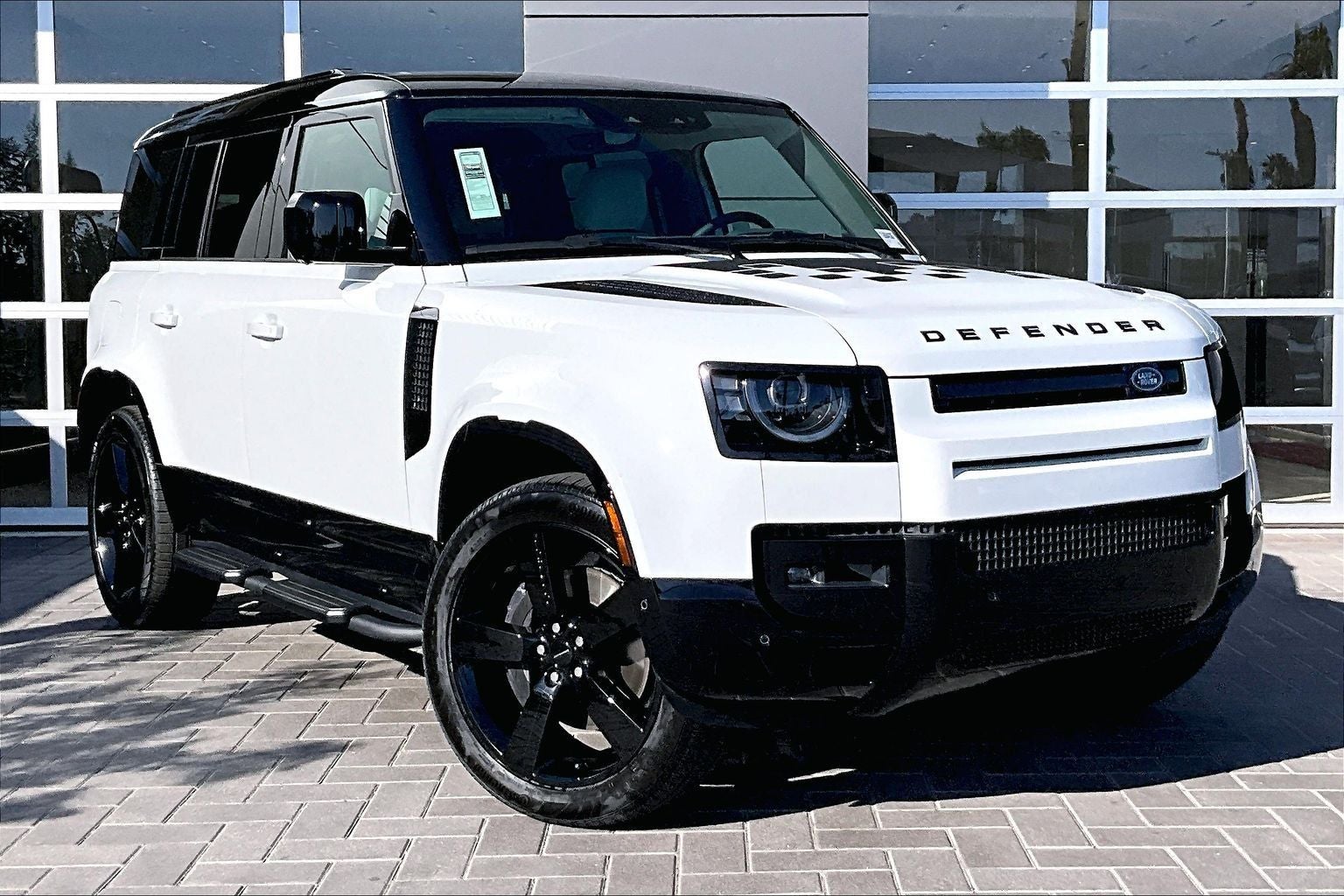 2026 Land Rover Defender 110 X-Dynamic SE