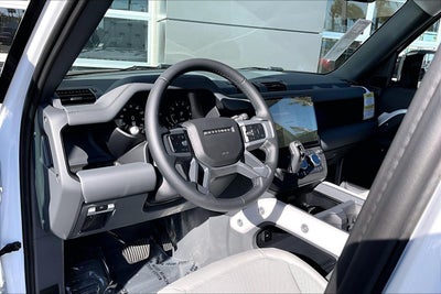 2026 Land Rover Defender 110 X-Dynamic SE