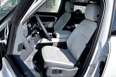 2026 Land Rover Defender 110 X-Dynamic SE