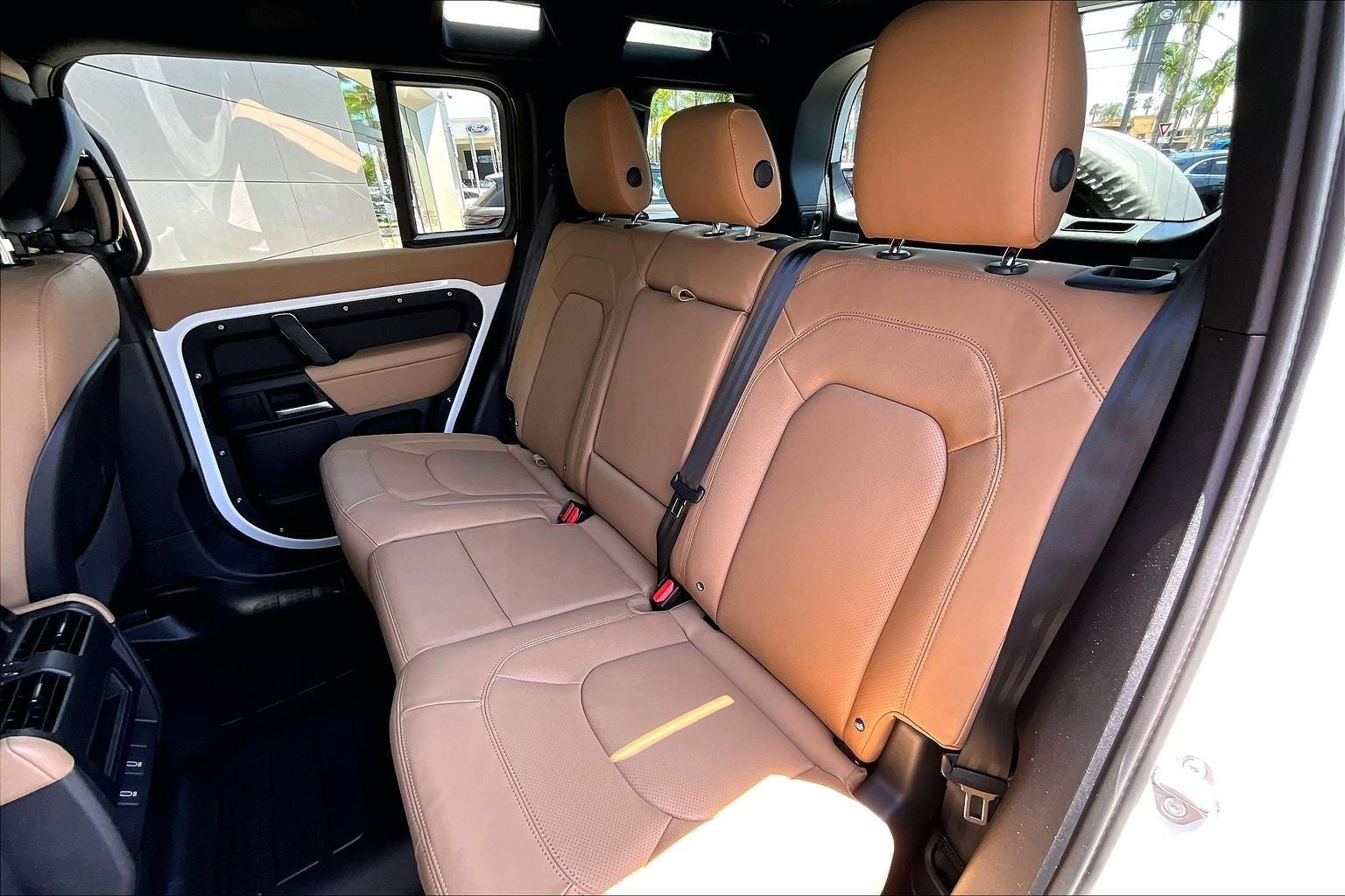 2026 Land Rover Defender 110 X-Dynamic SE