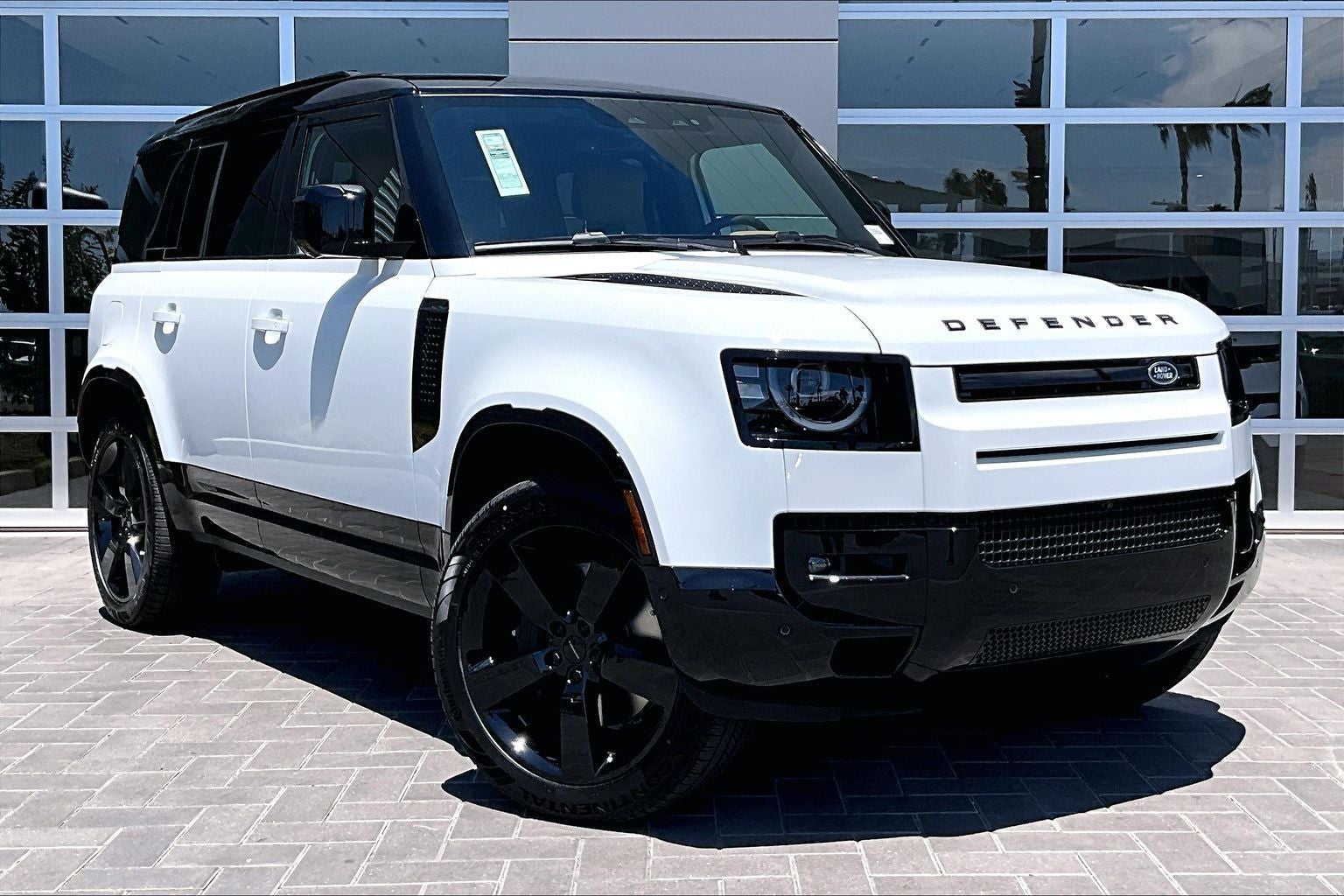 2026 Land Rover Defender 110 X-Dynamic SE