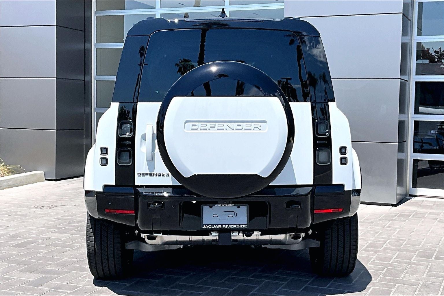 2026 Land Rover Defender 110 X-Dynamic SE
