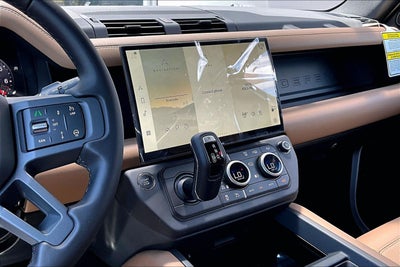 2026 Land Rover Defender 110 X-Dynamic SE