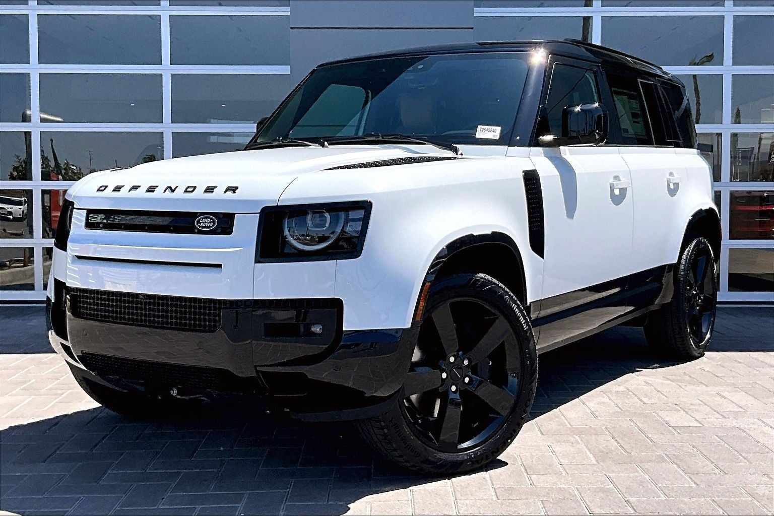 2026 Land Rover Defender 110 X-Dynamic SE