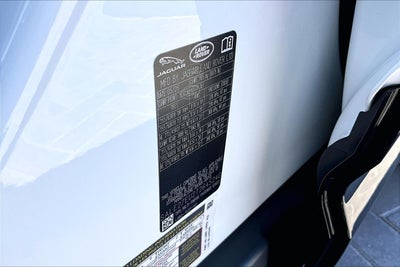 2026 Land Rover Defender 110 X-Dynamic SE
