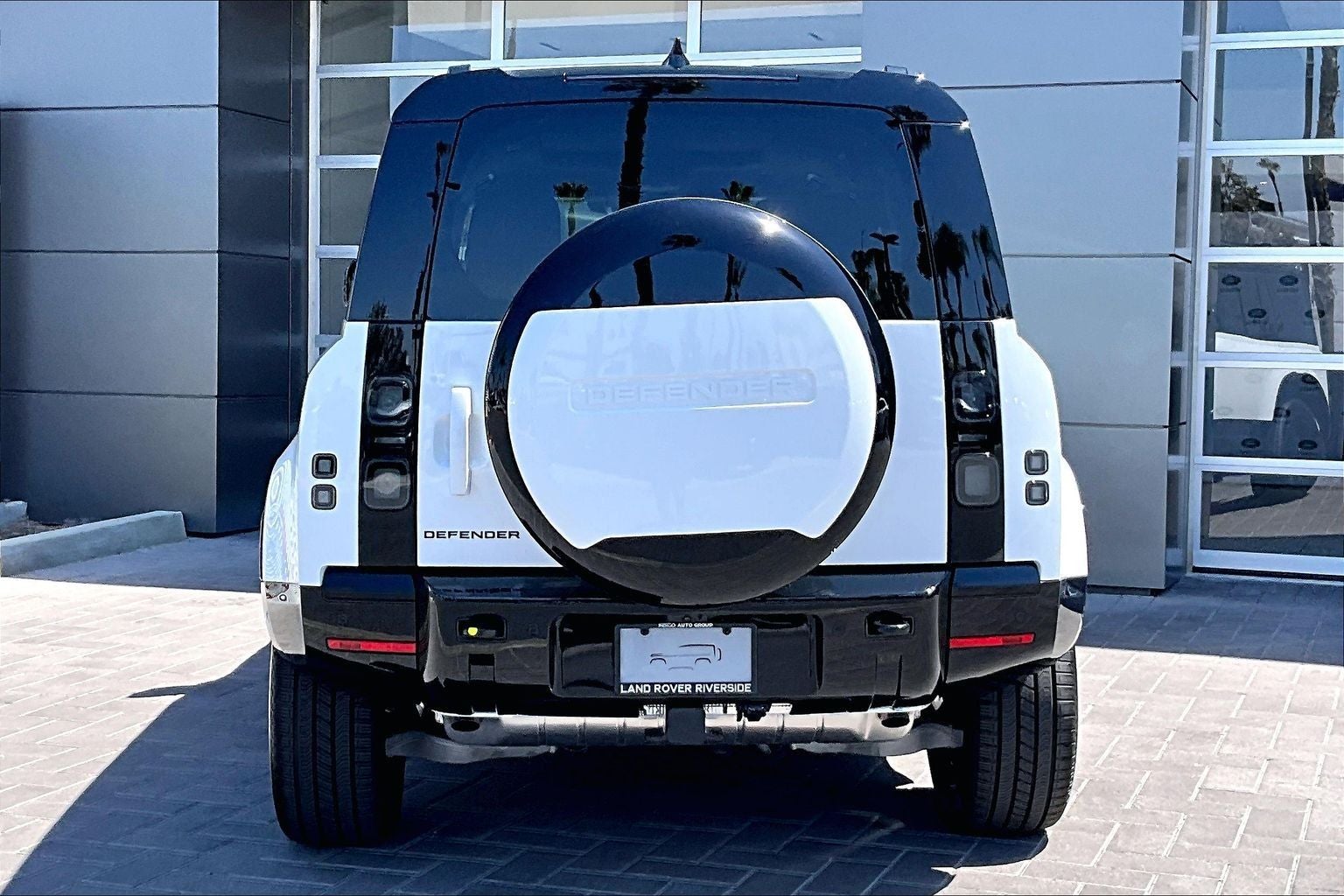 2026 Land Rover Defender 110 X-Dynamic SE