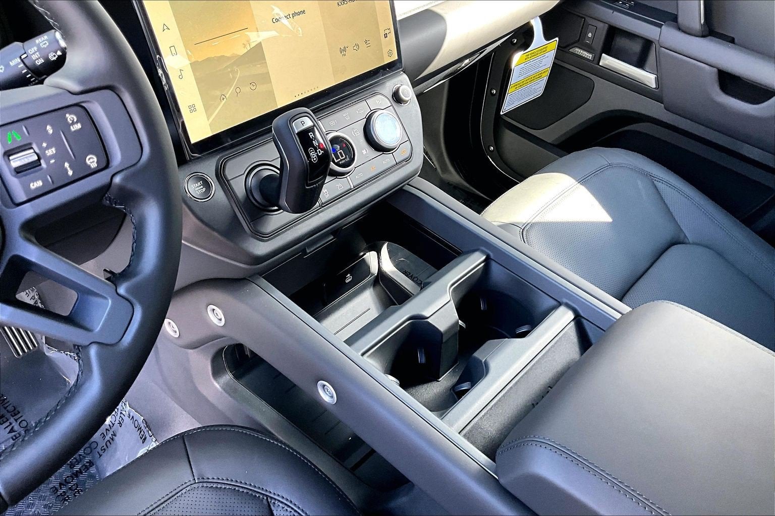 2026 Land Rover Defender 110 X-Dynamic SE