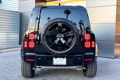 2026 Land Rover Defender 110 X-Dynamic SE