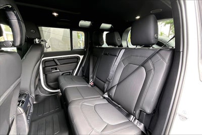 2026 Land Rover Defender 110 X-Dynamic SE