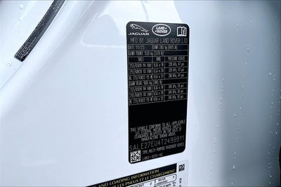 2026 Land Rover Defender 110 X-Dynamic SE