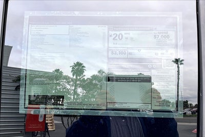 2026 Land Rover Defender 110 X-Dynamic SE