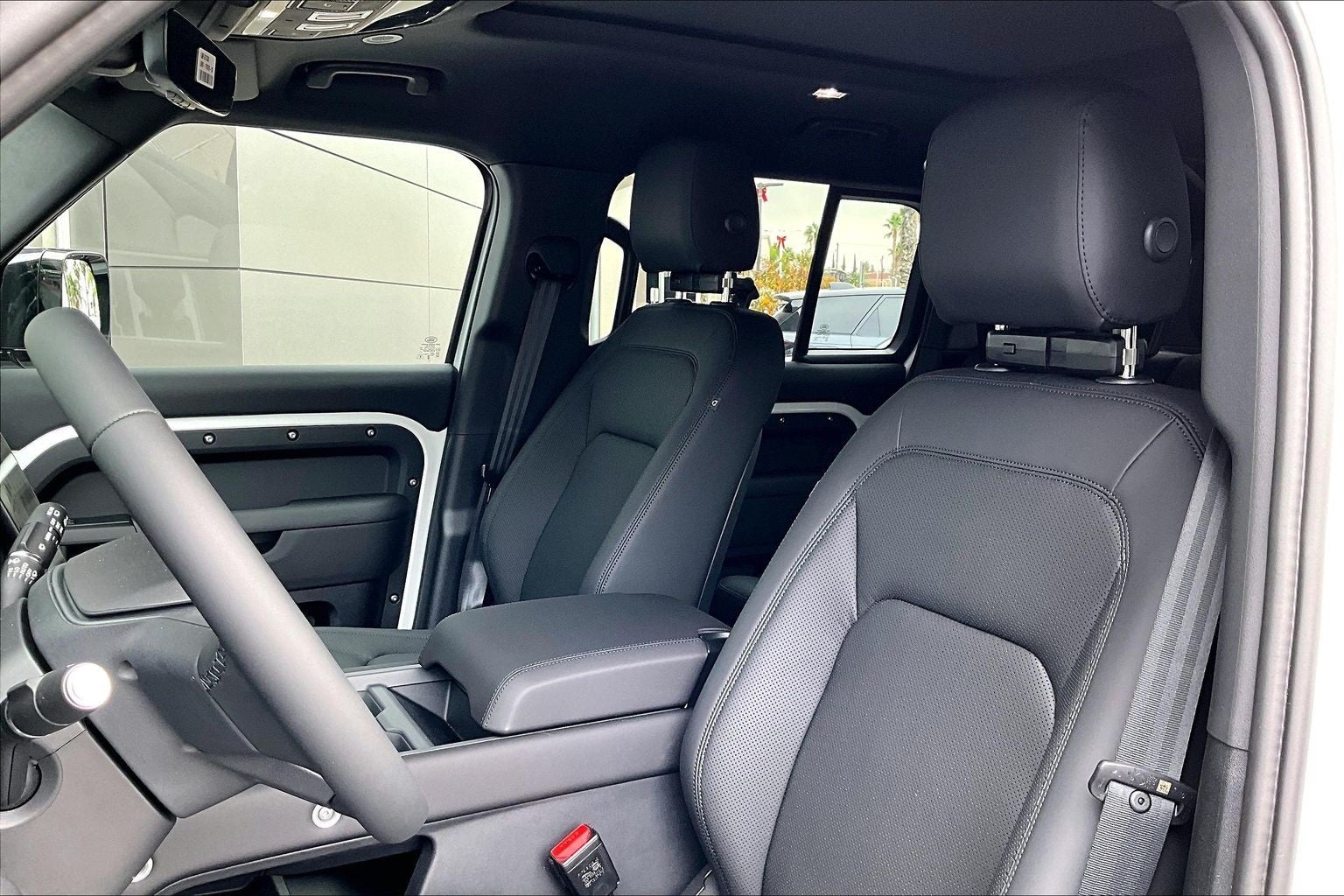 2026 Land Rover Defender 110 X-Dynamic SE