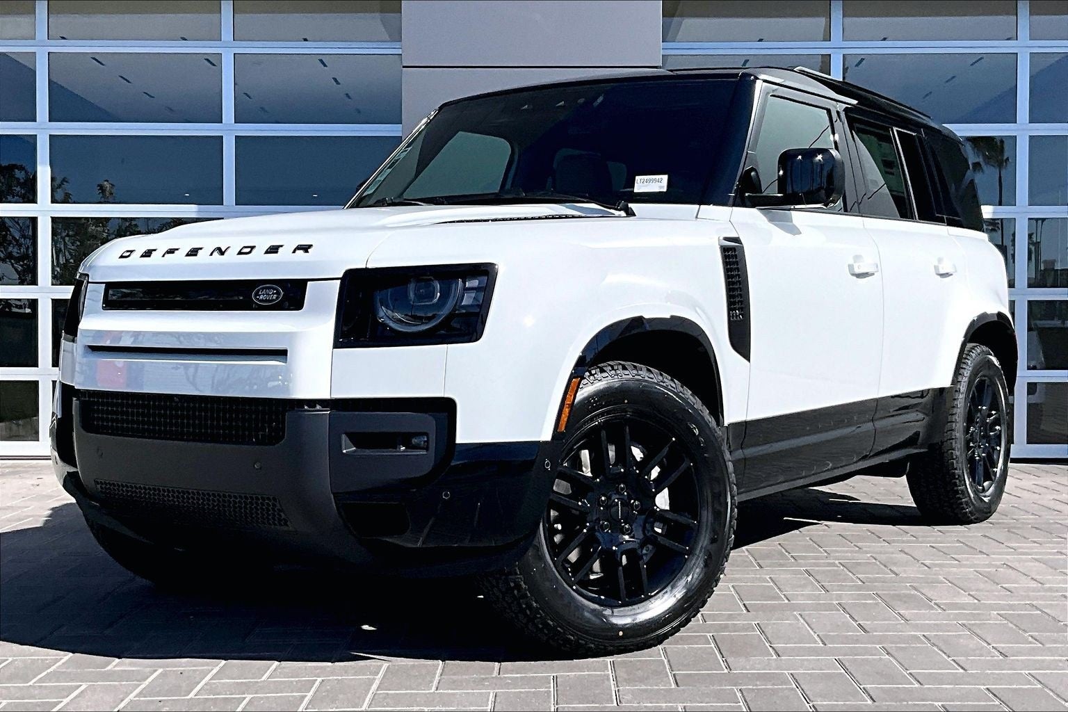 2026 Land Rover Defender 110 X-Dynamic SE