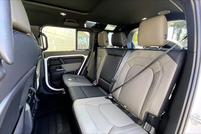 2026 Land Rover Defender 110 X-Dynamic SE