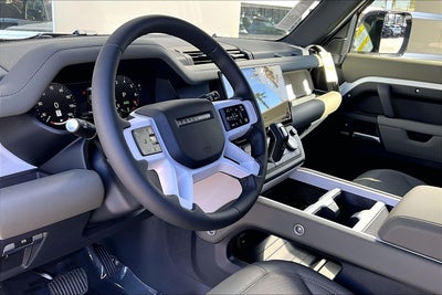 2026 Land Rover Defender 110 X-Dynamic SE